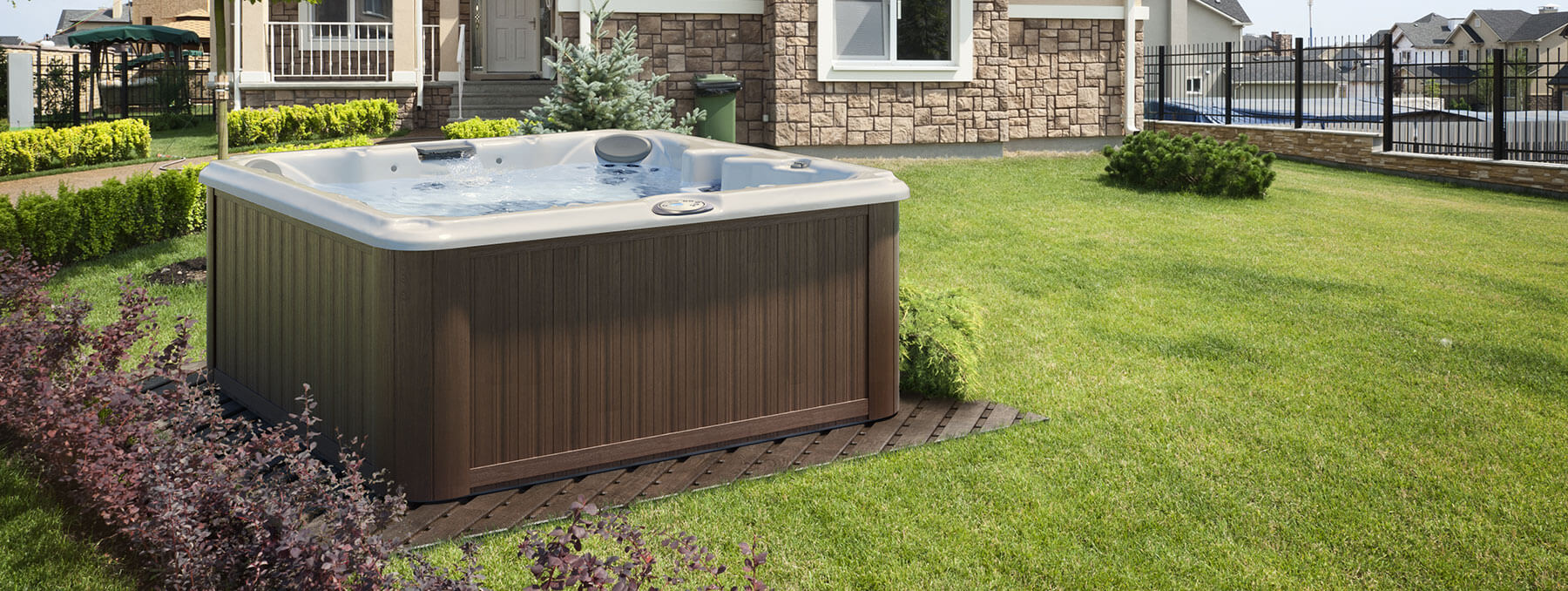 Explore Jacuzzi® Hot Tubs Features