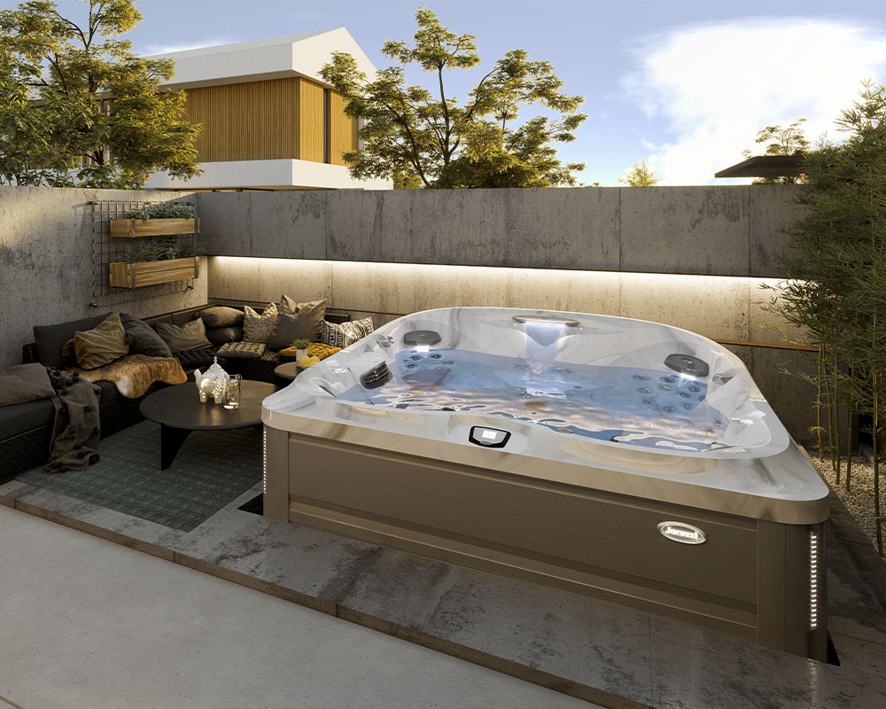 Jacuzzi Hot Tubs Lifestyle Image