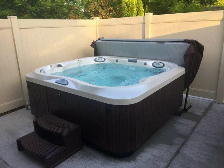 5 Reasons Why You Need a Hot Tub in Your Life