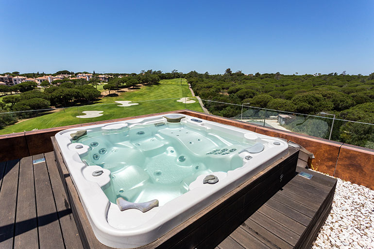 11 Hot Tub Deck Ideas For Your Perfect Outdoor OasisImage